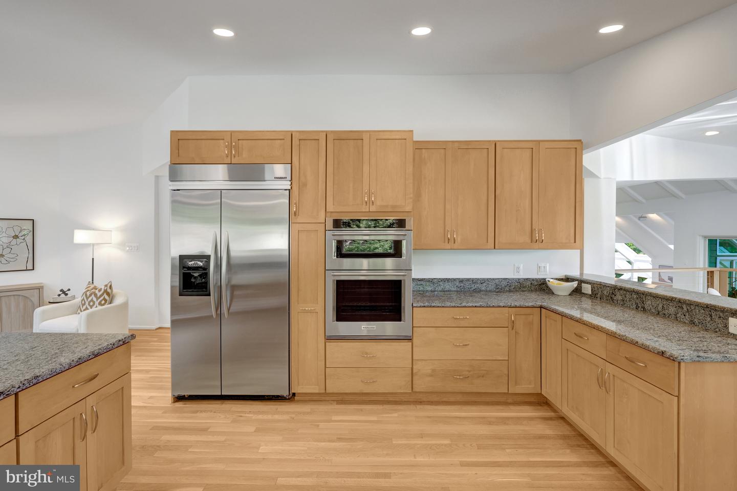 2200 Spinnaker Ct