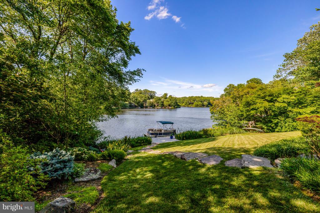 2200 Spinnaker Ct