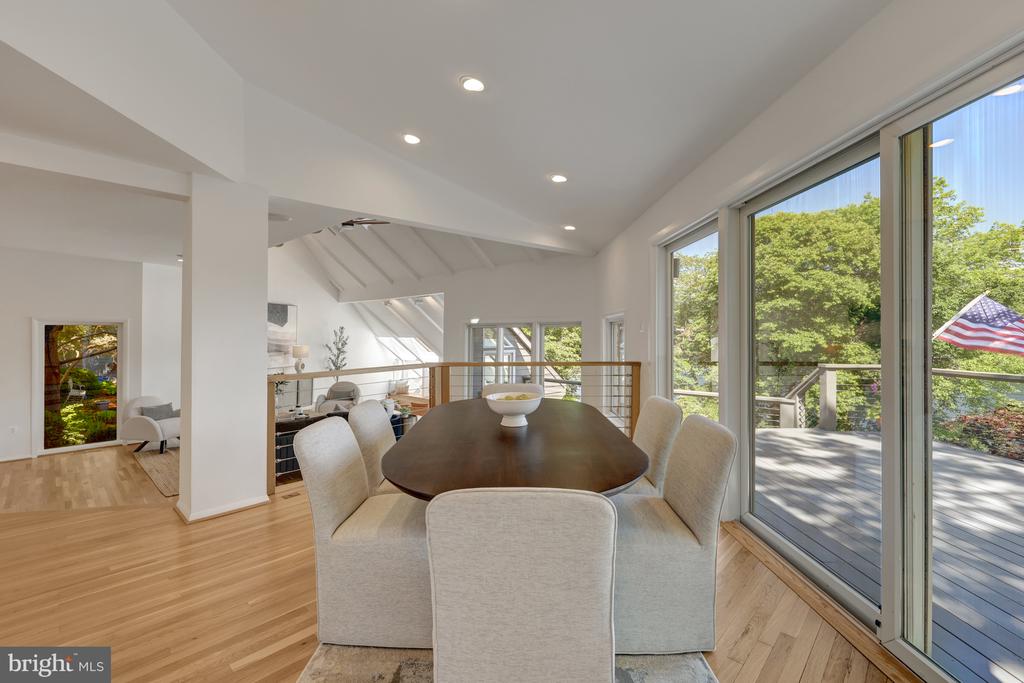 2200 Spinnaker Ct