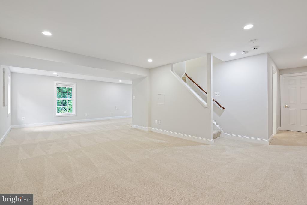 11275 Center Harbor Rd