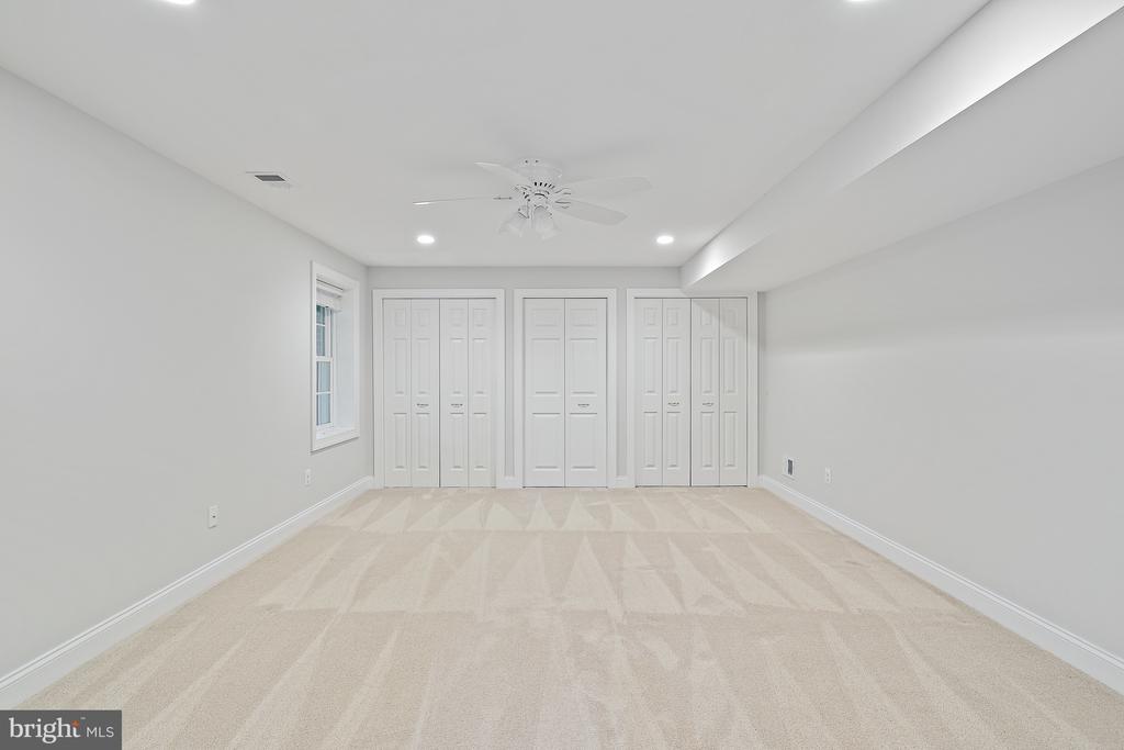 11275 Center Harbor Rd