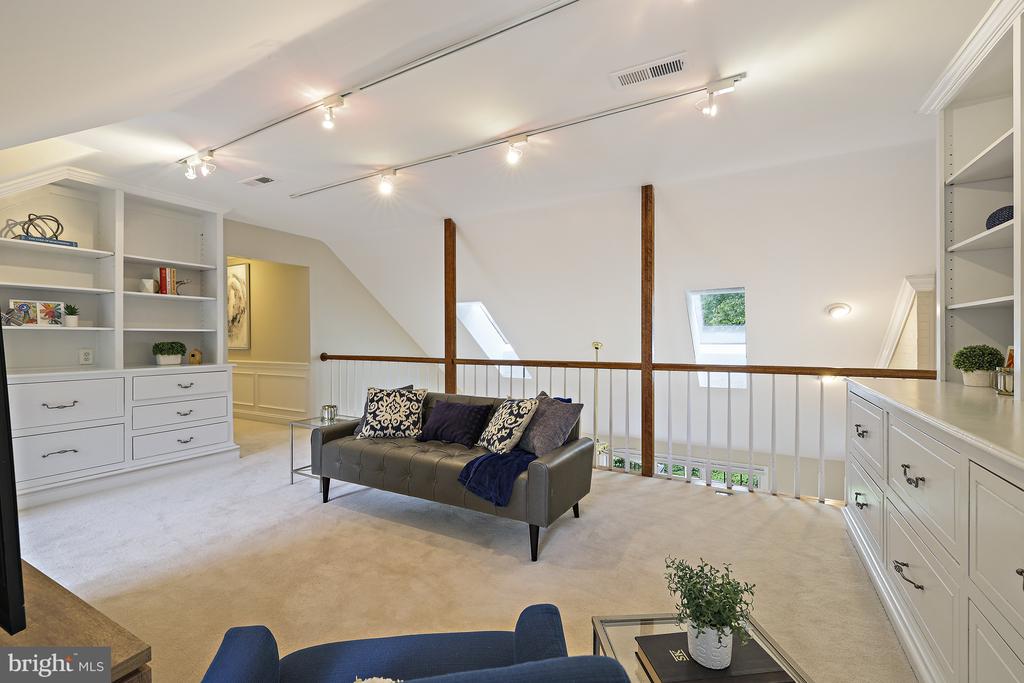 11275 Center Harbor Rd