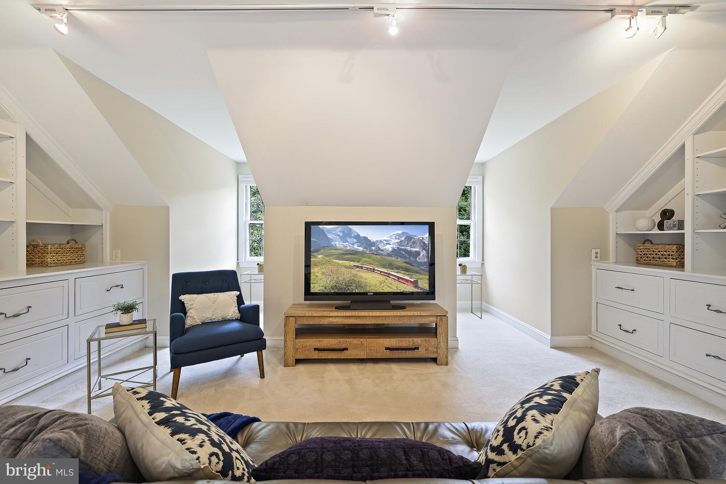 11275 Center Harbor Rd