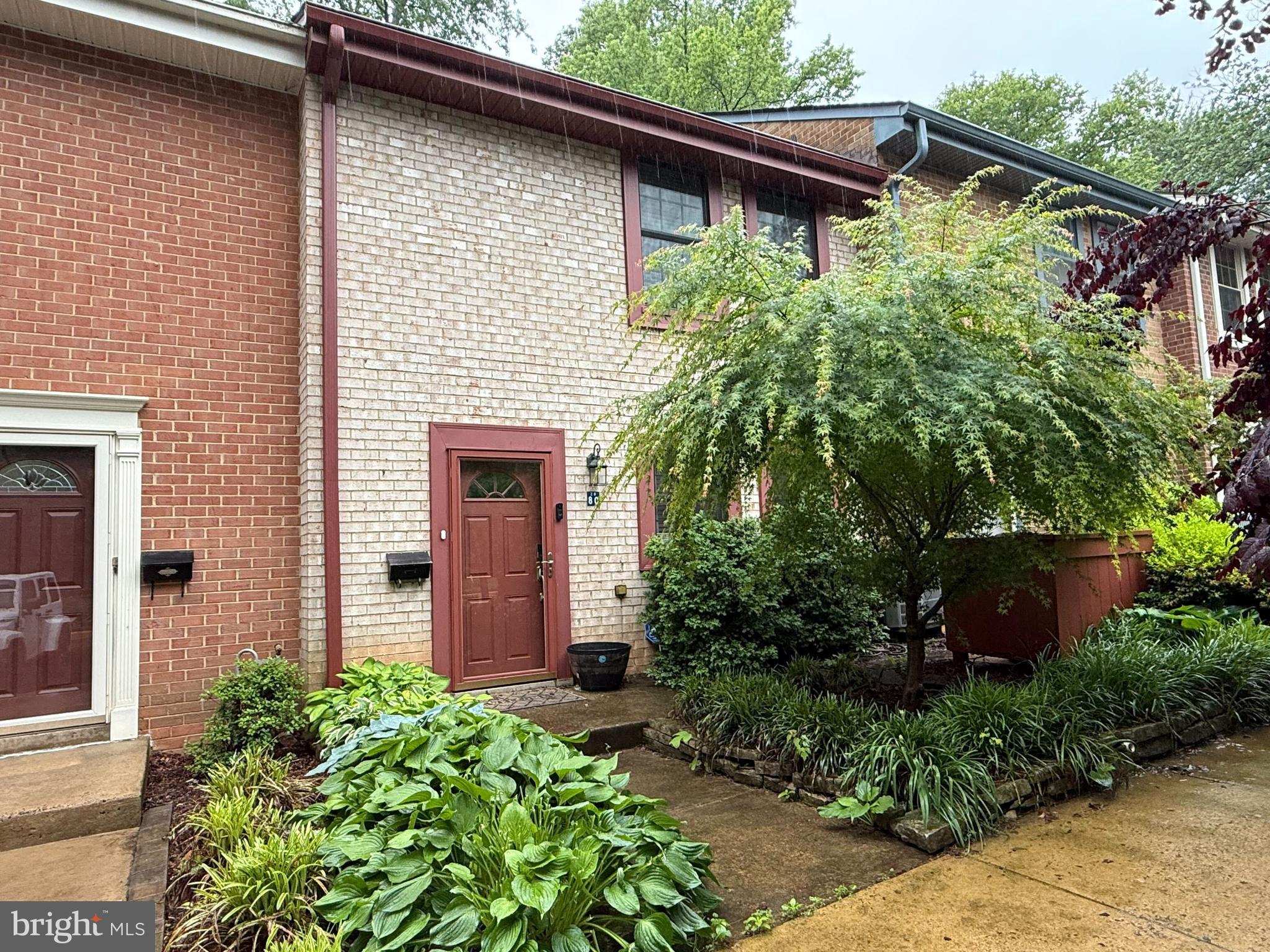 2080 GOLF COURSE DR