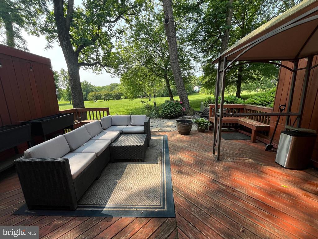 2080 GOLF COURSE DR