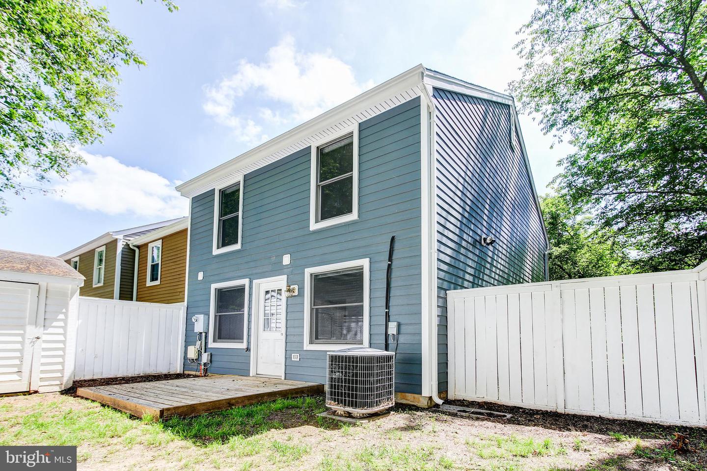 1550 TWISTED OAK DR