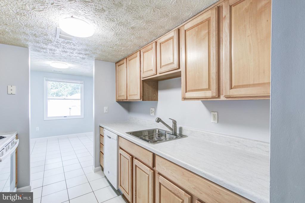 1550 TWISTED OAK DR