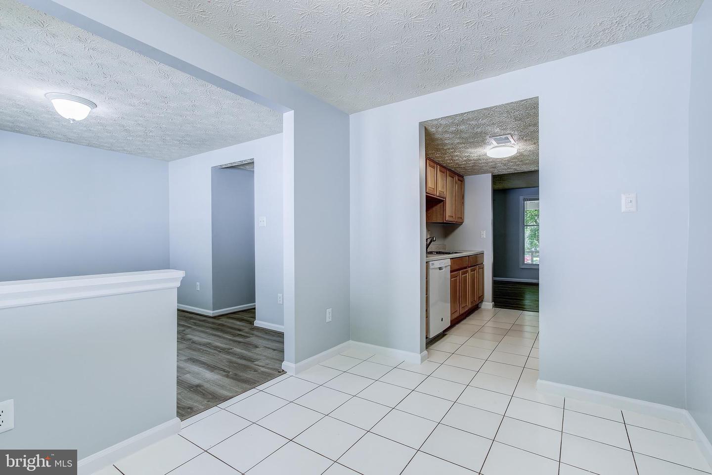 1550 TWISTED OAK DR