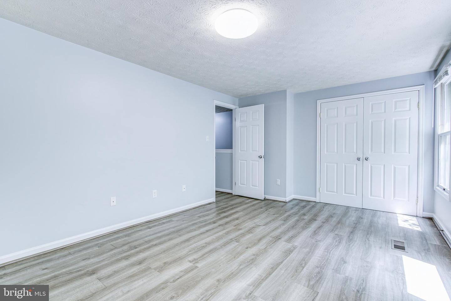 1550 TWISTED OAK DR