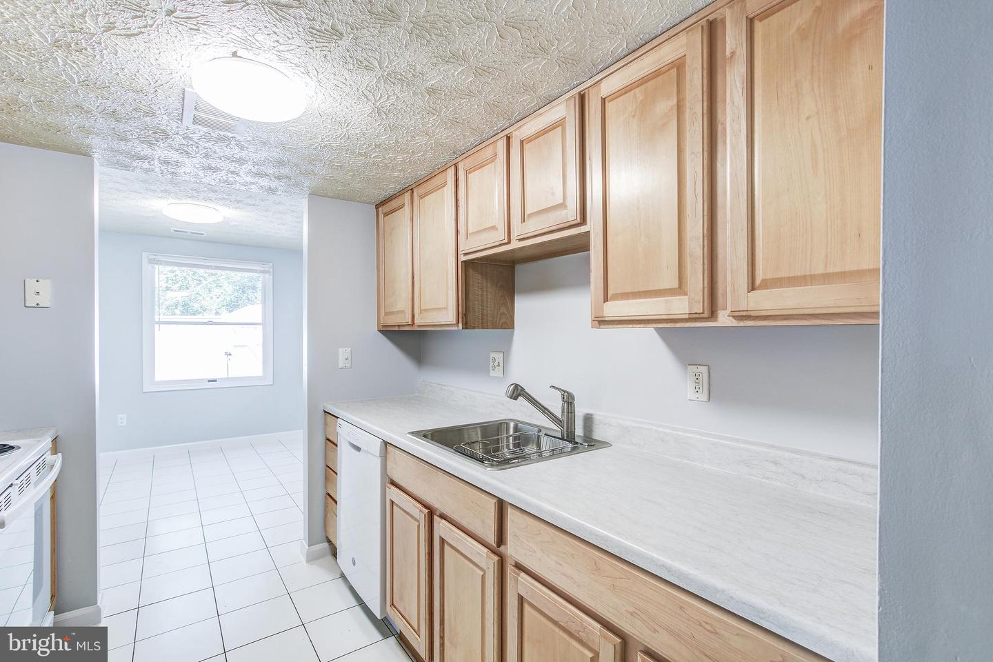 1550 TWISTED OAK DR