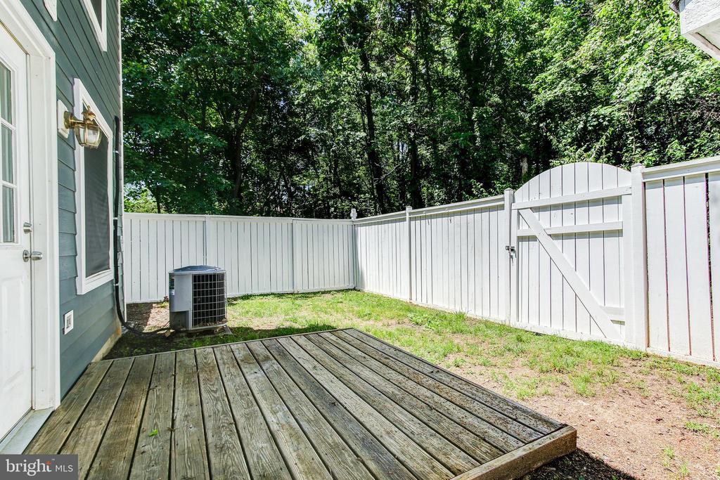 1550 TWISTED OAK DR