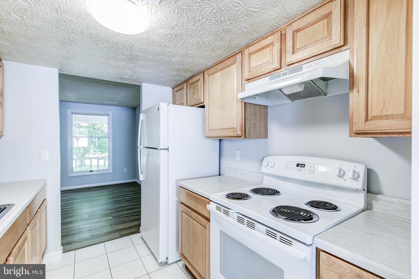 1550 TWISTED OAK DR