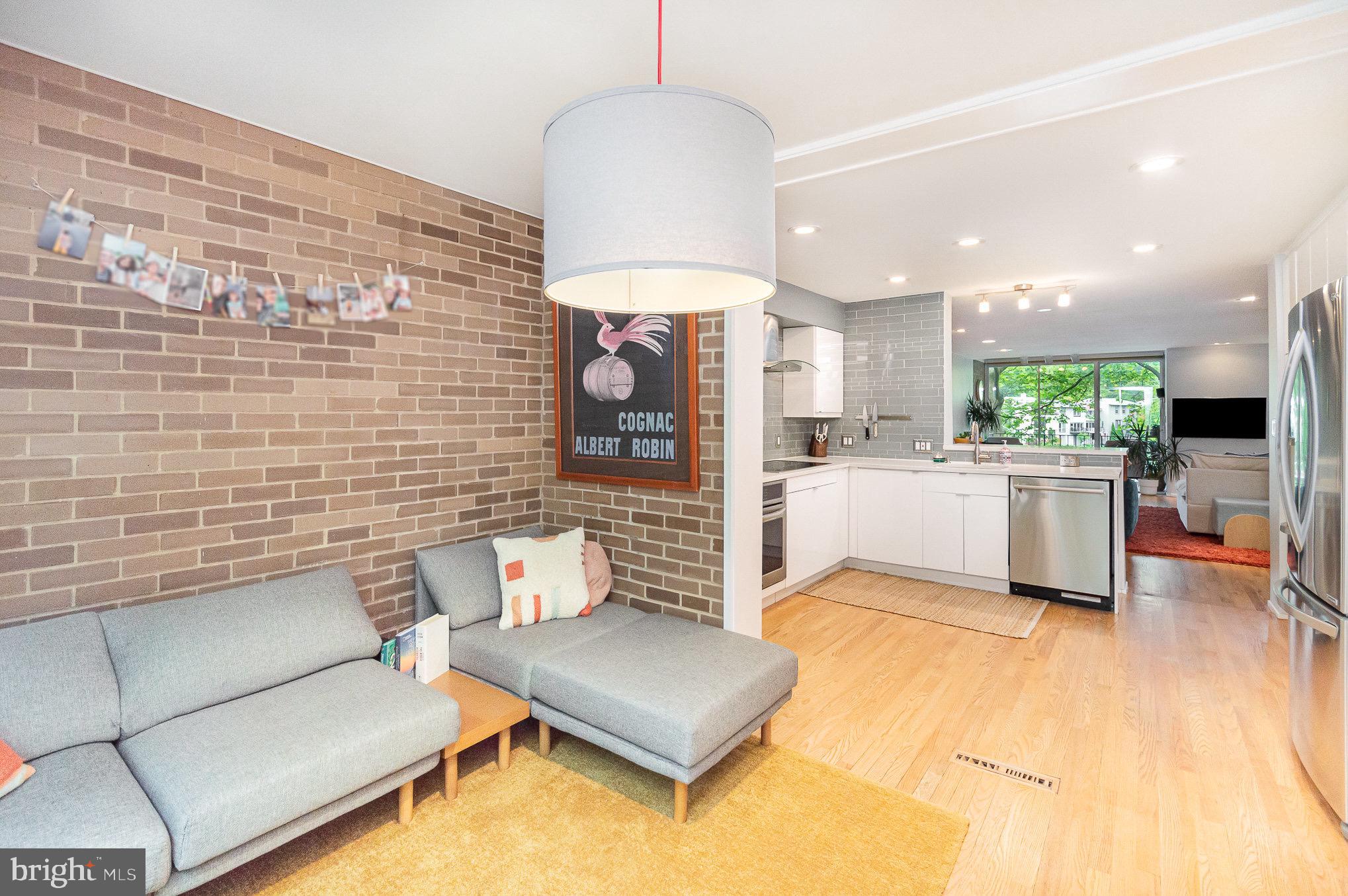 1690 Chimney House Rd