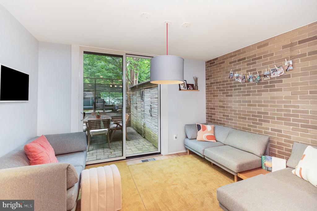 1690 Chimney House Rd