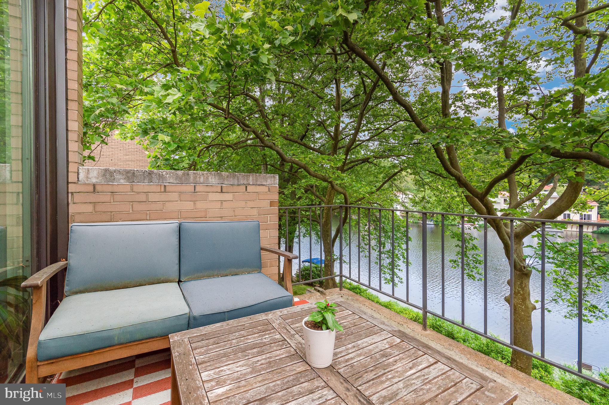 1690 Chimney House Rd