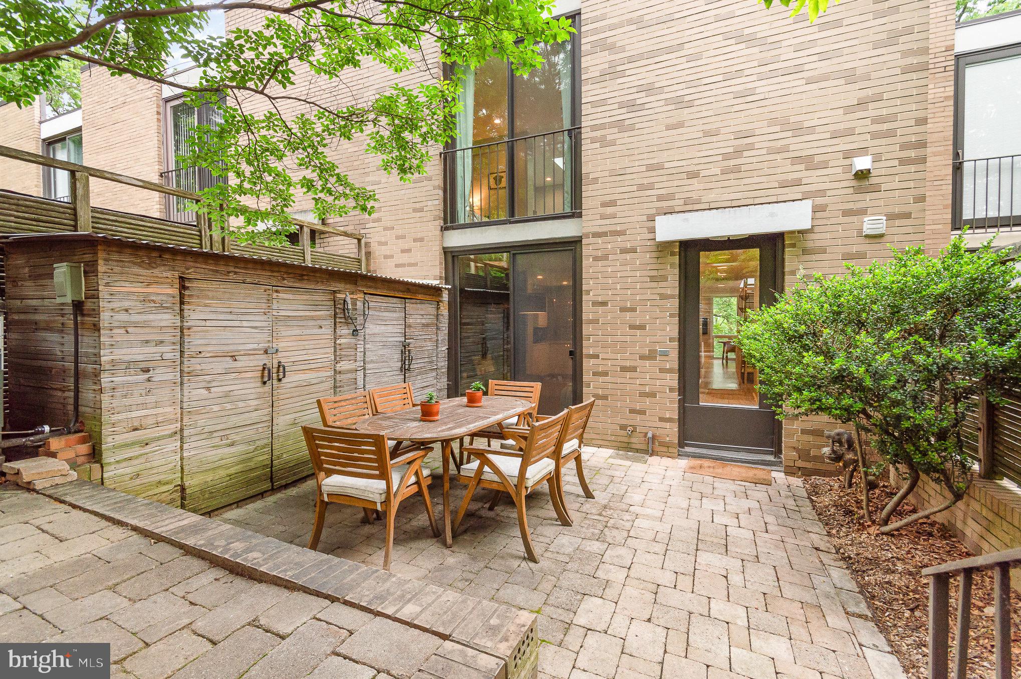 1690 Chimney House Rd