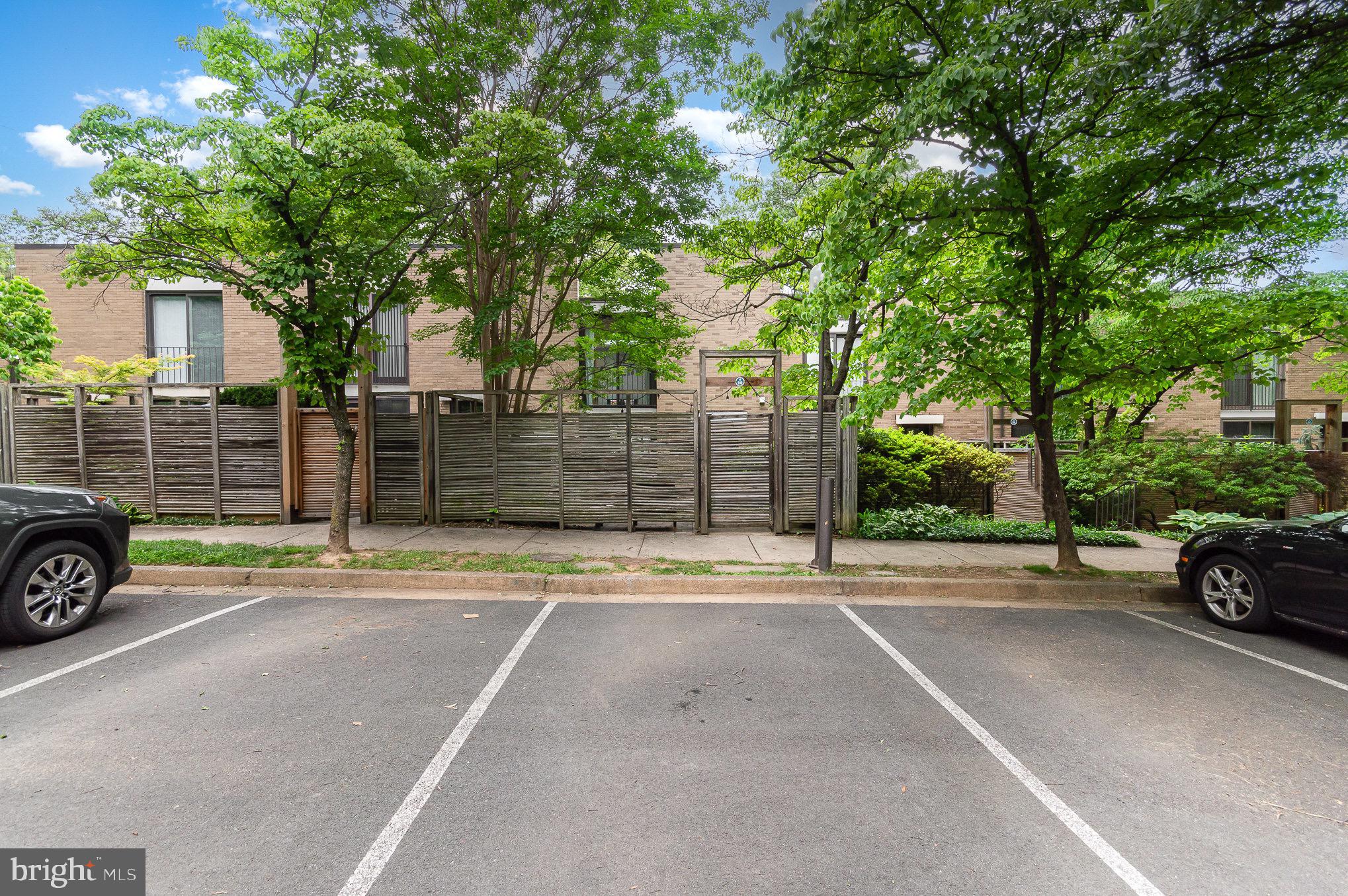 1690 Chimney House Rd