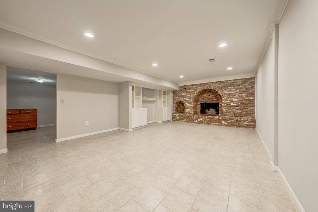 1201 CRAYTON ROAD