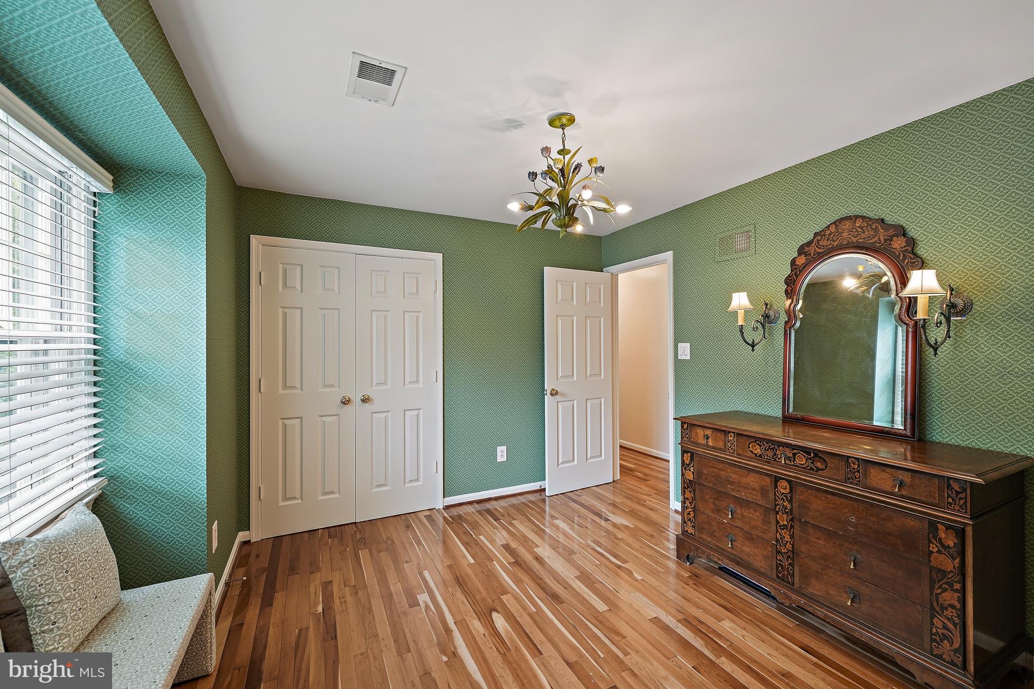 1301 Timberly Ln