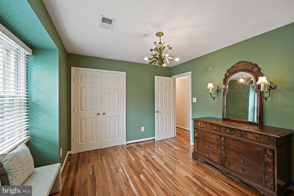 1301 Timberly Ln