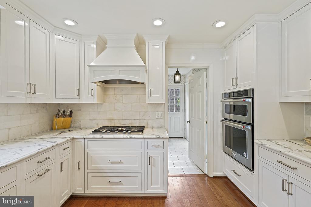 1301 Timberly Ln