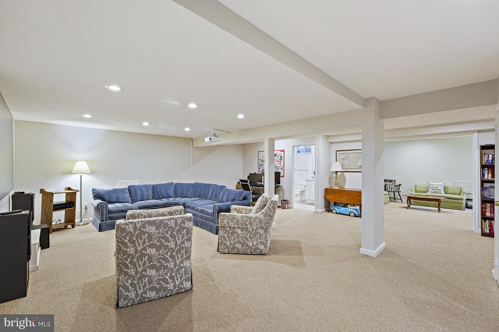 1301 Timberly Ln