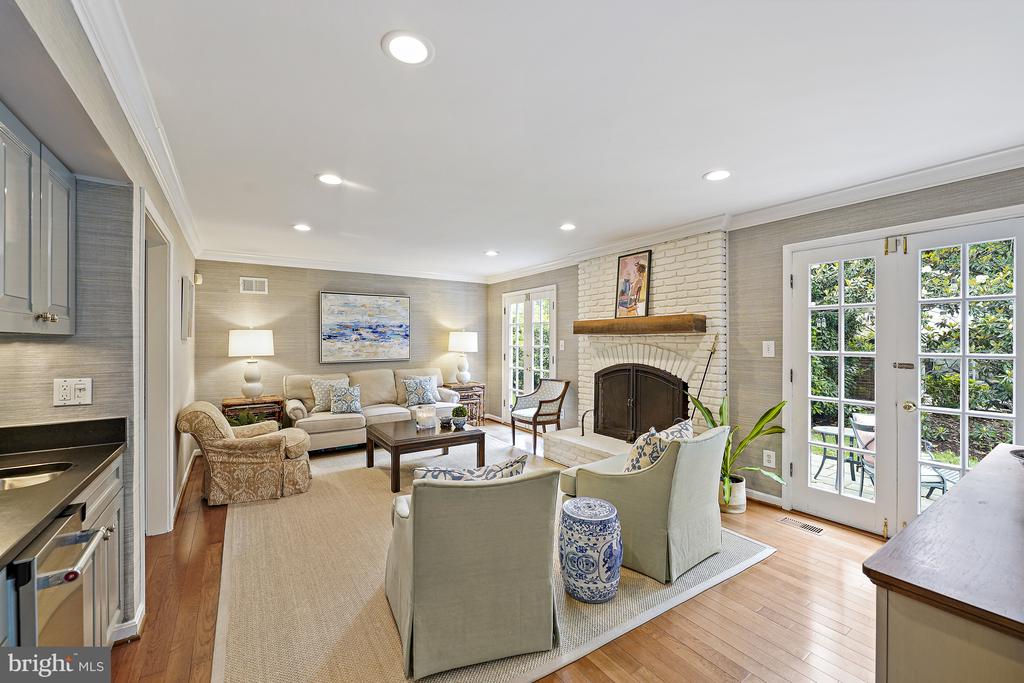 1301 Timberly Ln