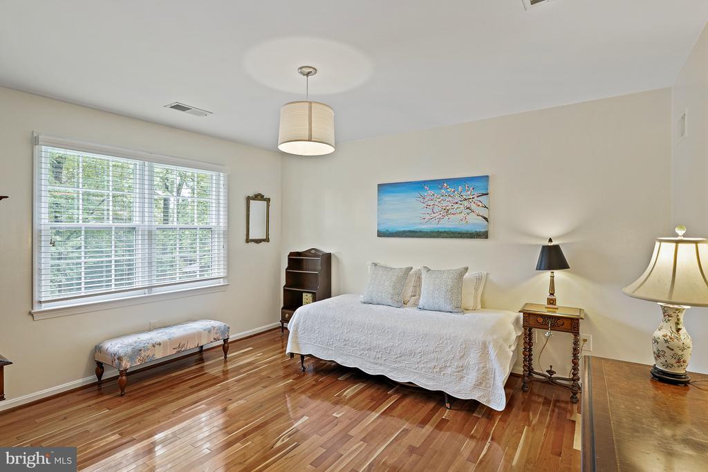1301 Timberly Ln
