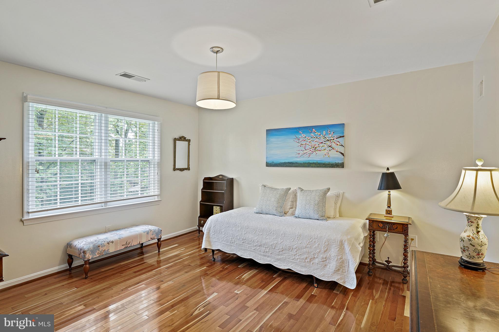1301 Timberly Ln
