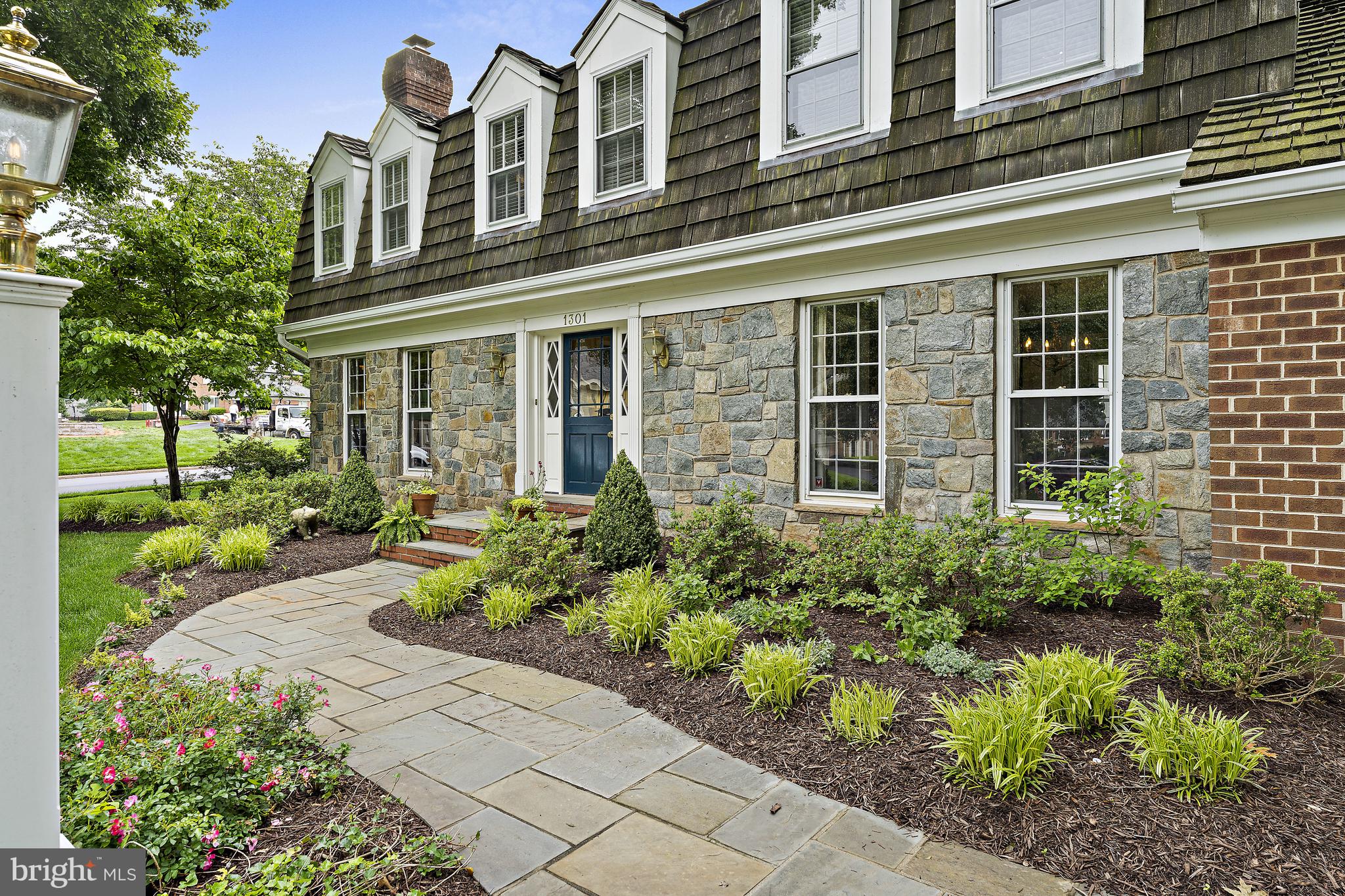 1301 Timberly Ln