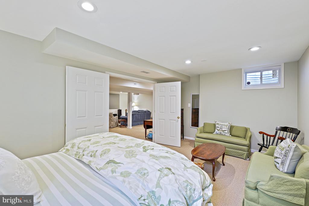 1301 Timberly Ln