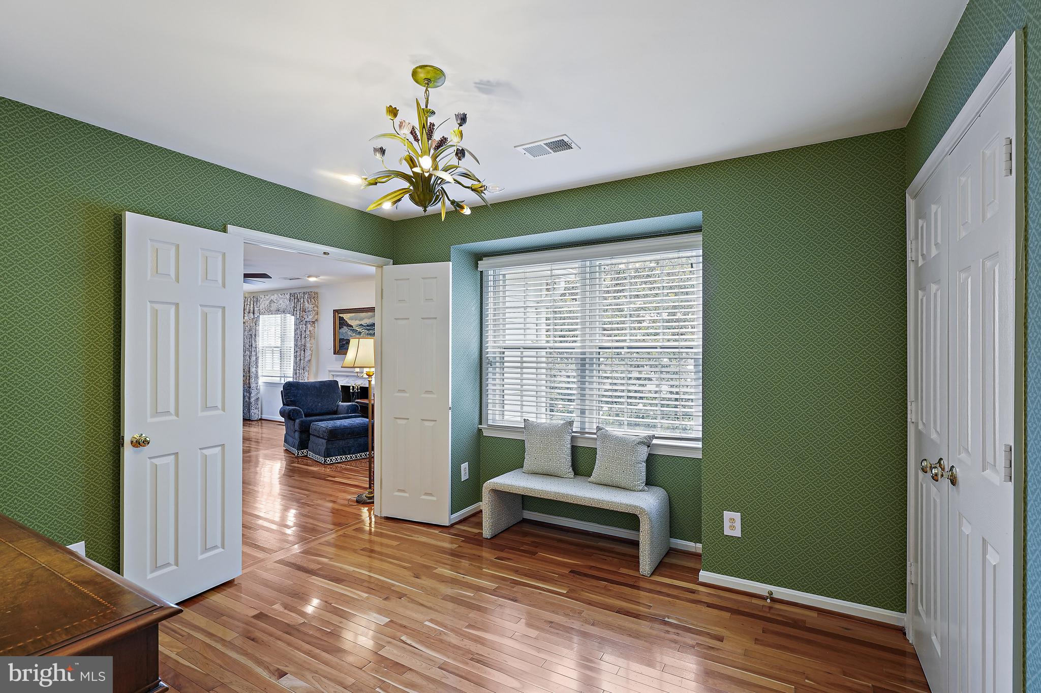 1301 Timberly Ln