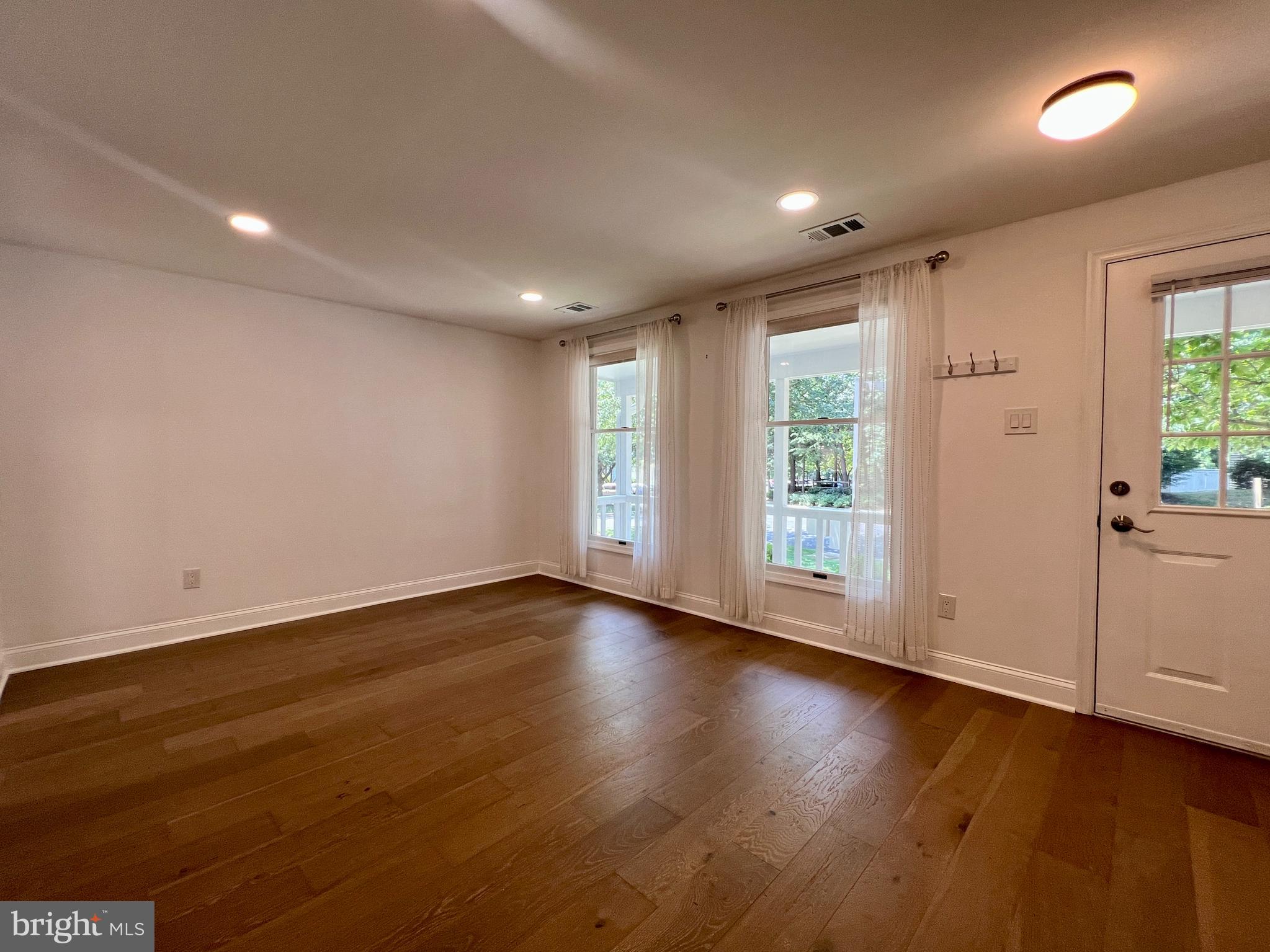 1515 TWISTED OAK DR