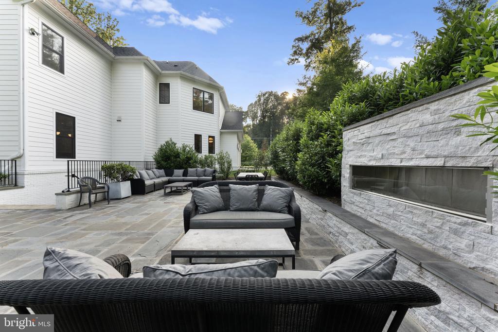 717 MILLER AVENUE