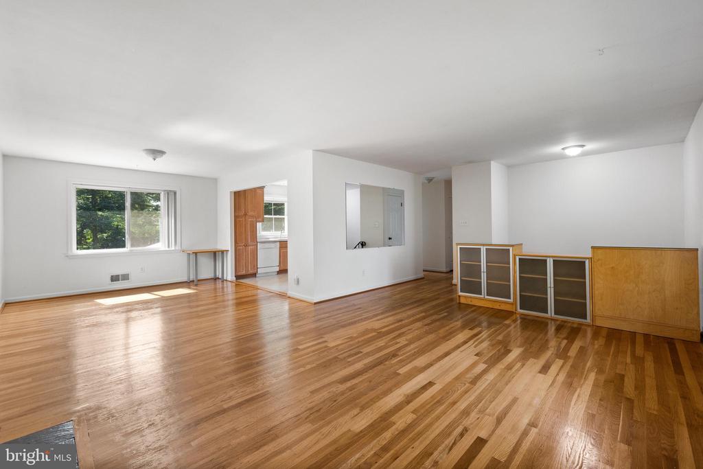 3906 PROSPERITY AVE