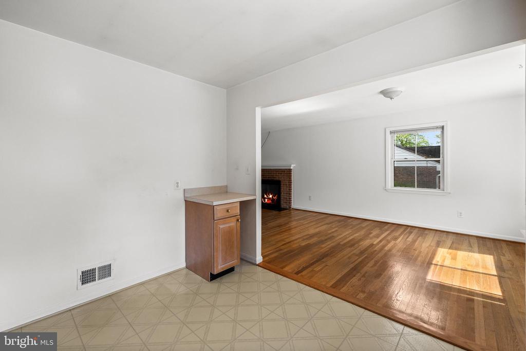 3906 PROSPERITY AVE