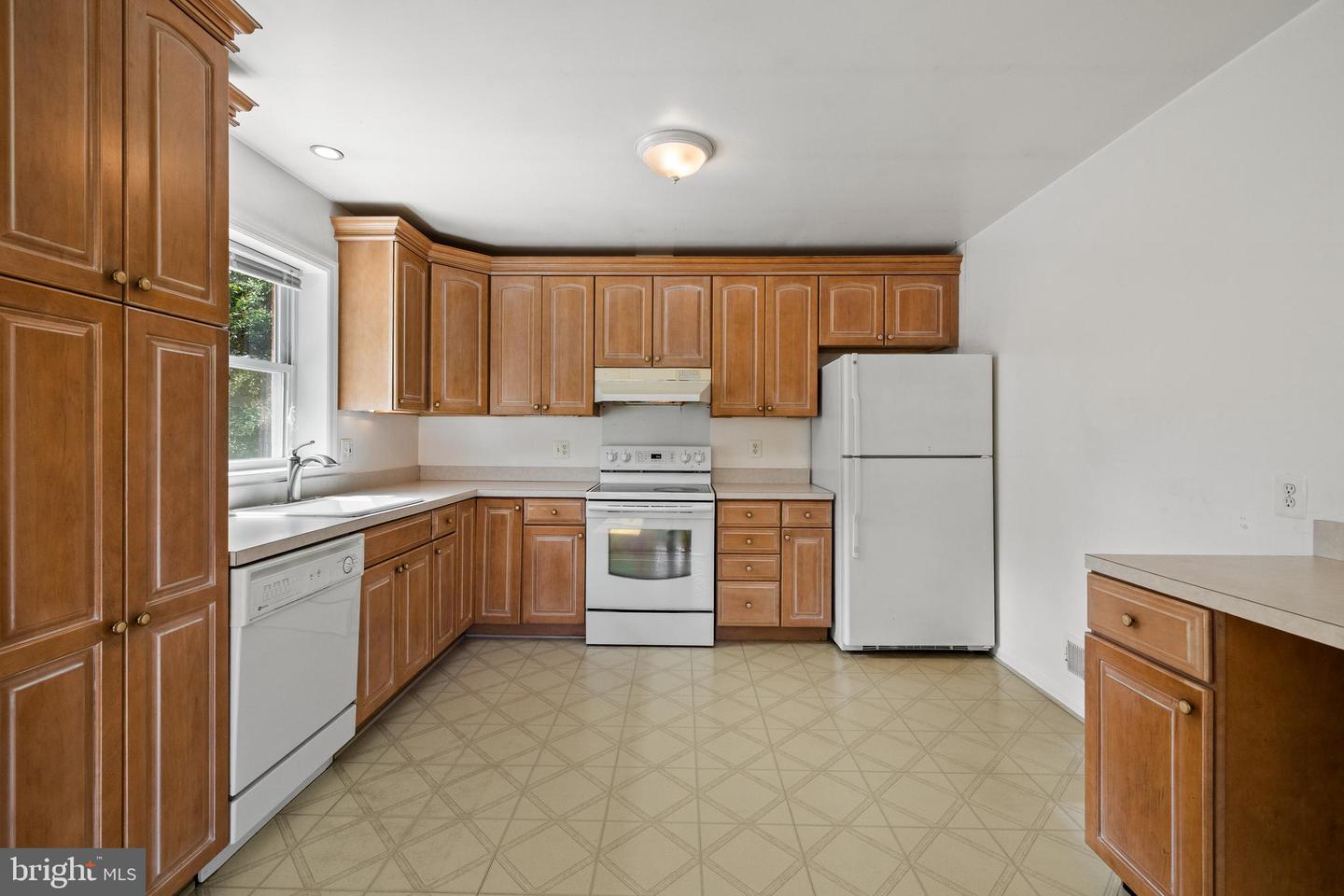 3906 PROSPERITY AVE