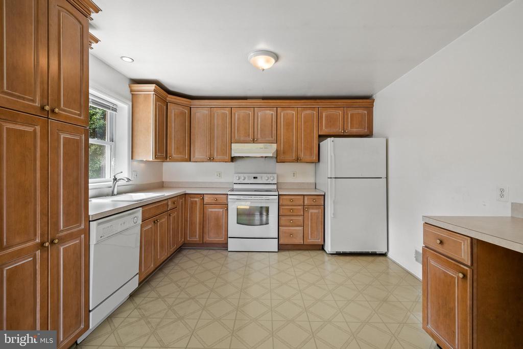 3906 PROSPERITY AVE