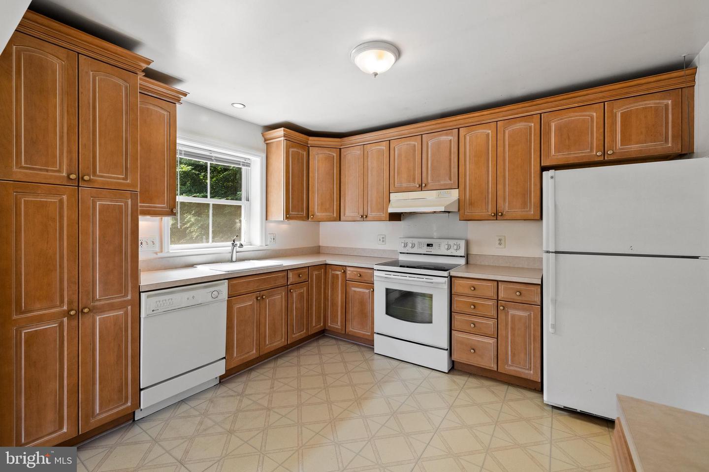 3906 PROSPERITY AVE