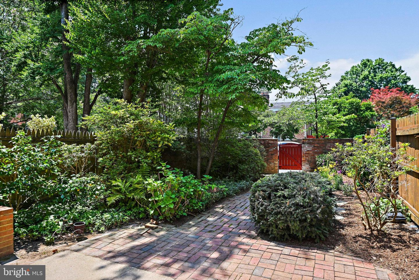 1106 Wimbledon Dr