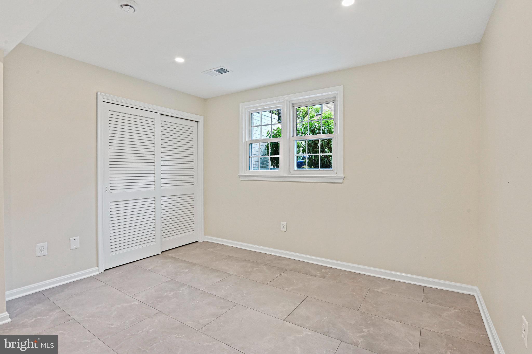 1106 Wimbledon Dr