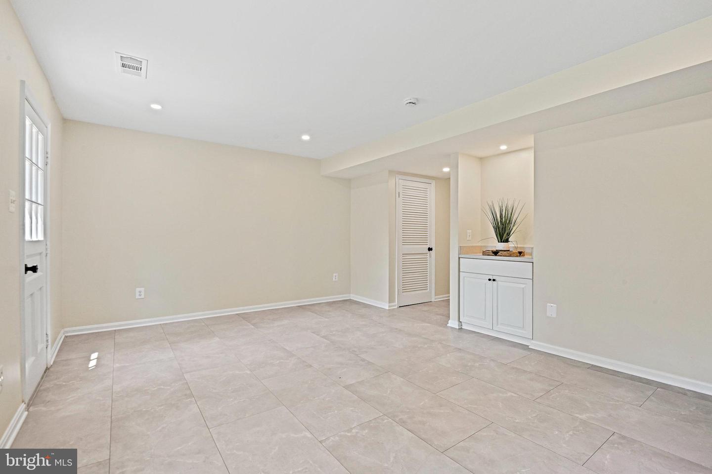 1106 Wimbledon Dr