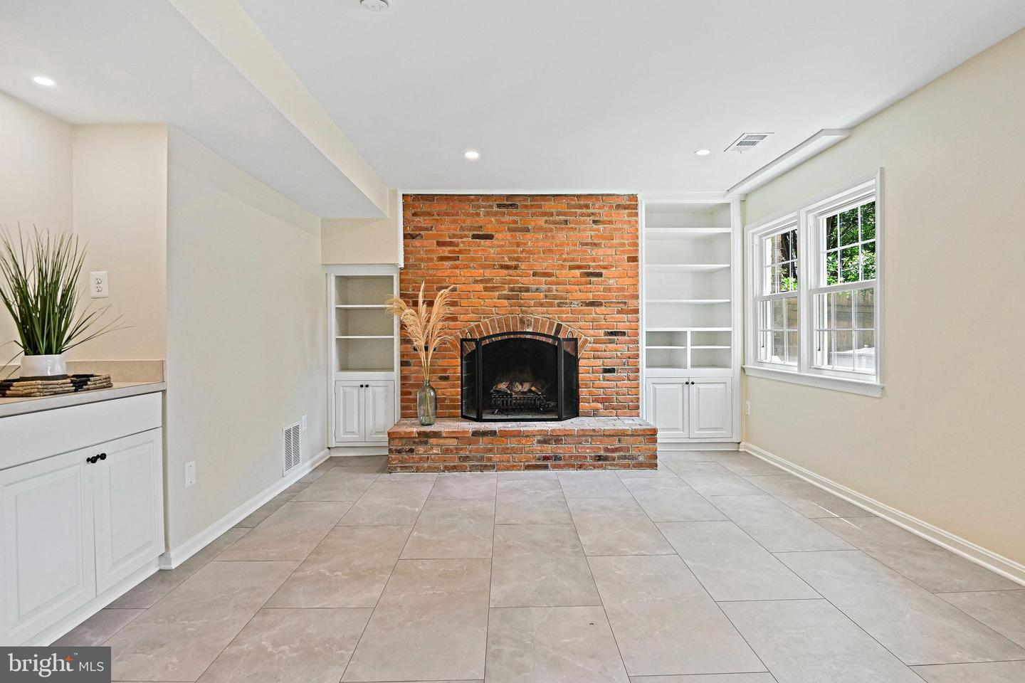 1106 Wimbledon Dr