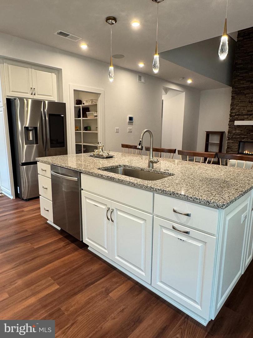 8708 SOUTHRUN CT