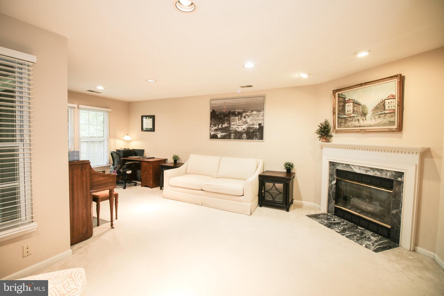 1392 PARK GARDEN LN