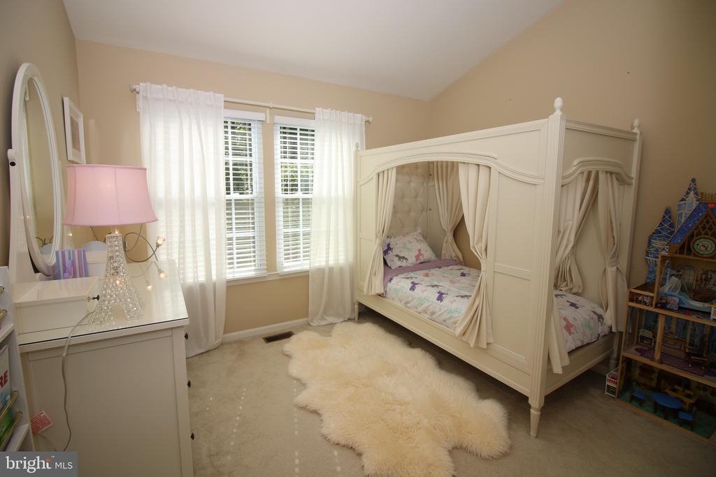 1392 PARK GARDEN LN