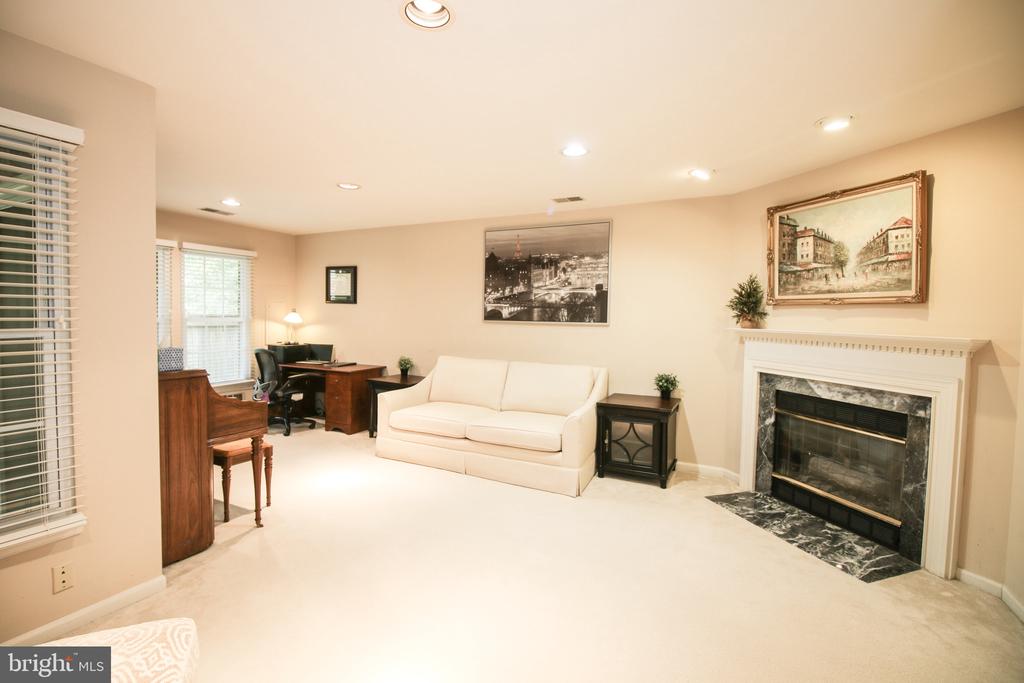 1392 PARK GARDEN LN