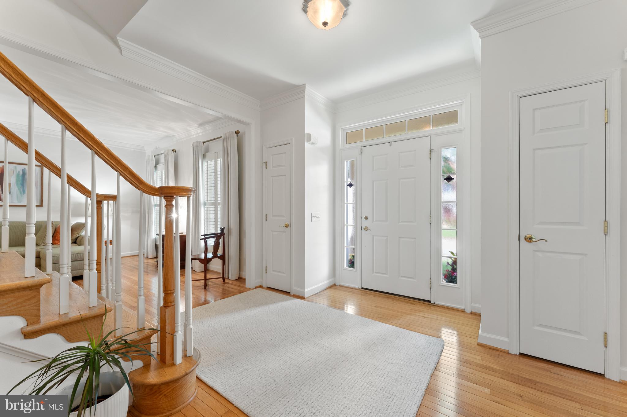 6847 CREEK CREST WAY