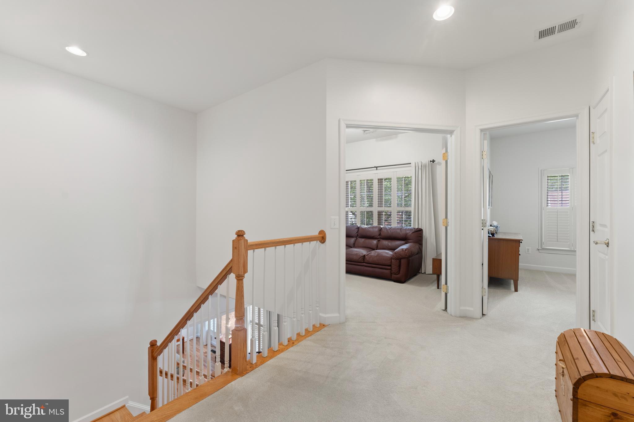 6847 CREEK CREST WAY