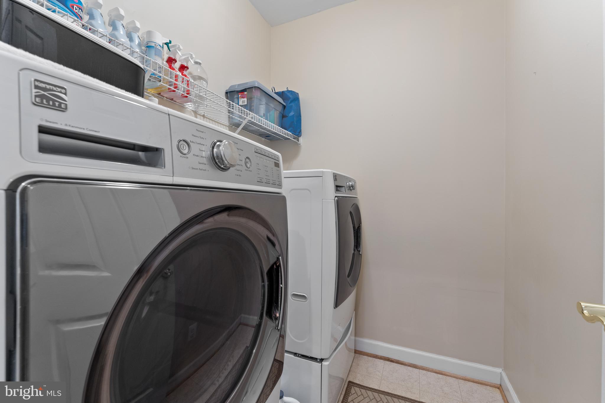 6847 CREEK CREST WAY